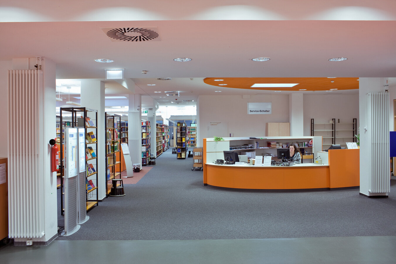 UDE, Campus Essen | Fachbibliothek MNT | Ausleihe + Rückgabe