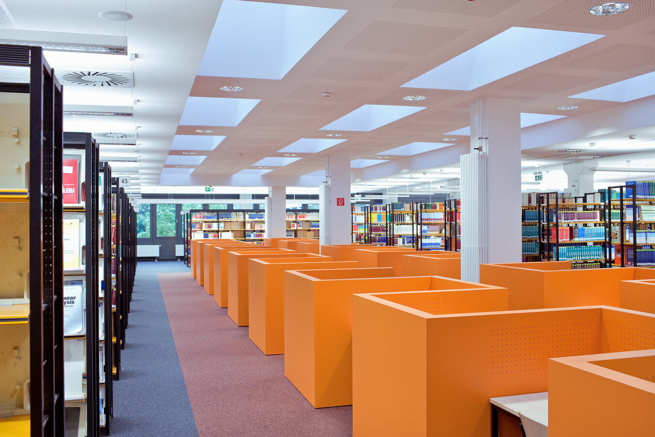 UDE, Campus Essen | Fachbibliothek MNT | Leseplätze Einzelarbeit