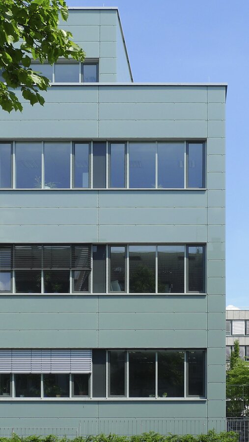 Umbau Laborgebäude | Emschergenossenschaft Essen | Detail Straßenansicht