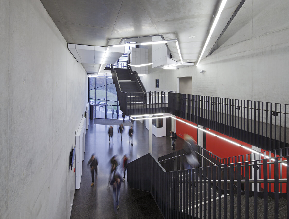 UDE Neubau Hörsaalzentrum | Foyer im Betrieb